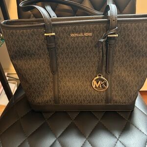 Michael Kors Jet Set Travel Medium Tote